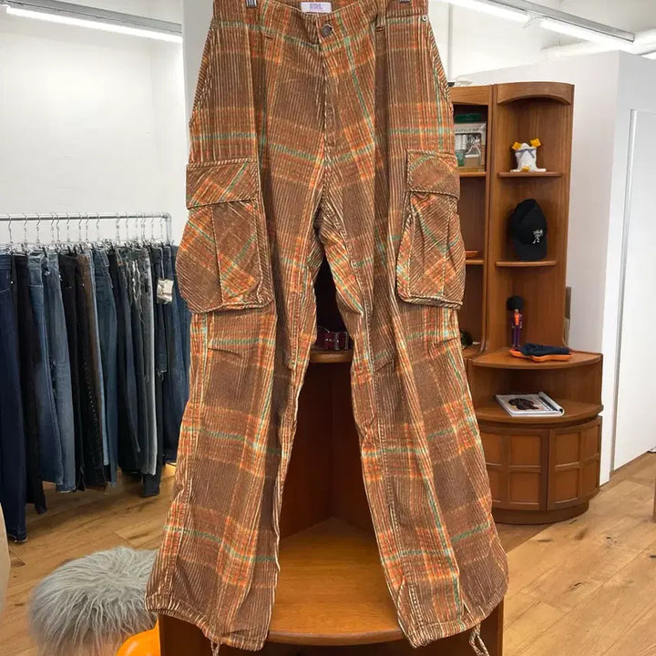 [BUNJANG] ERL Check Corduroy Cargo Pants / [L] ERL 체크 코듀로이 카고 팬츠