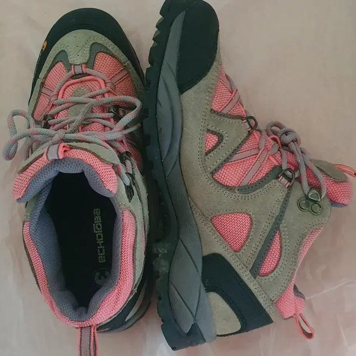 [BUNJANG] Echobora Hiking Shoes / 에코로바 등산화