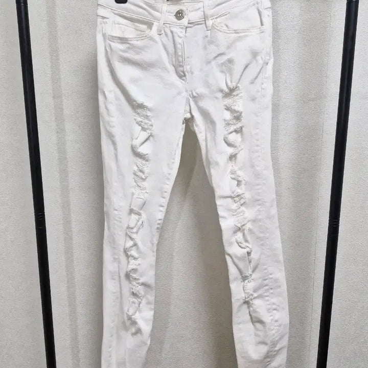 [SOLD OUT] [24] 3x1 화이트 디스 스키니 데님진