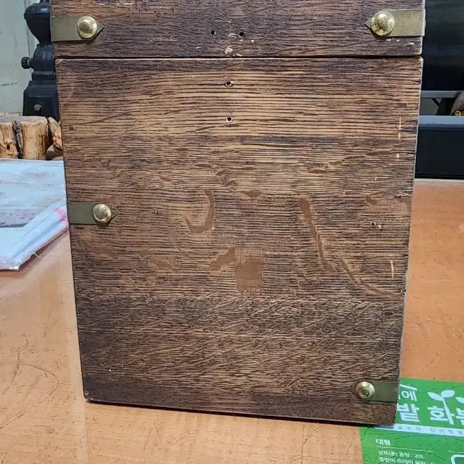 [BUNJANG] Vintage Wooden Piggy Bank / 빈티지 나무 저금통 (동전 가득)