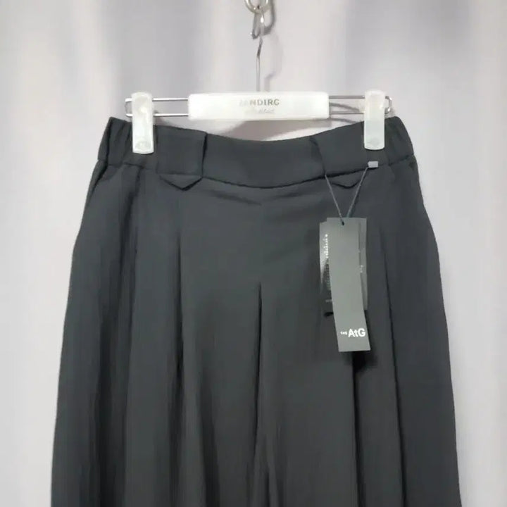 [SOLD OUT] 더엣지 치마바지 (새상품)