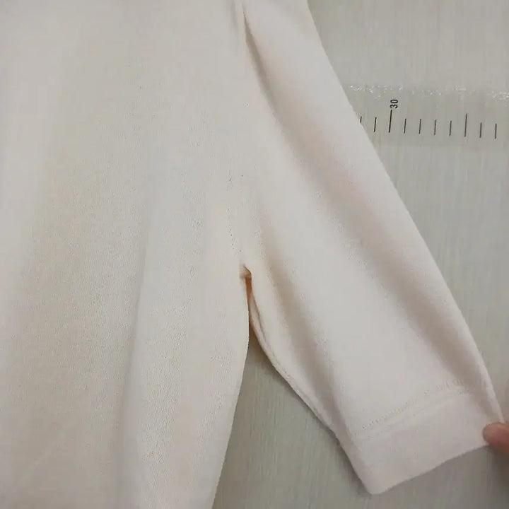 [BUNJANG] BCBG Ivory Rhinestone Collar Knit Top (Size 55) / BCBG 아이보리 카라 니트 55사이즈