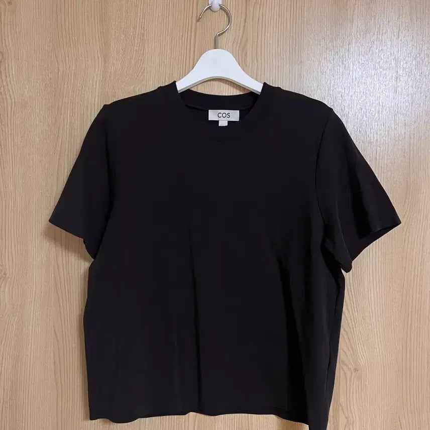 [SOLD OUT] COS 코스 반팔티셔츠 다크브라운