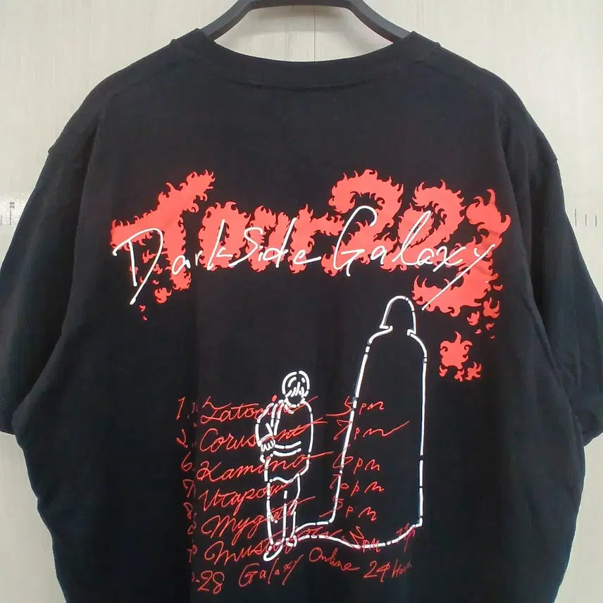 [SOLD OUT] 유니클로 스타워즈 다크사이드 갤럭시 티셔츠 블랙