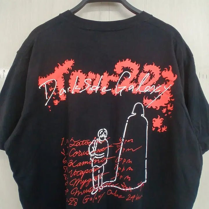 [SOLD OUT] 유니클로 스타워즈 다크사이드 갤럭시 티셔츠 블랙