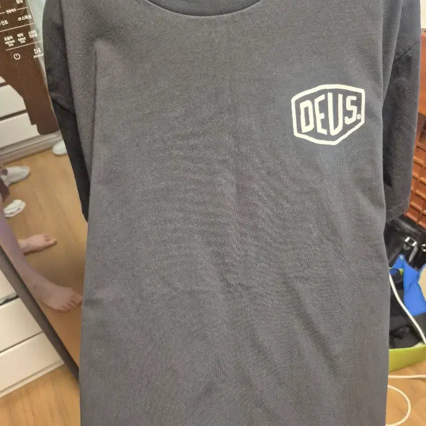 [BUNJANG] Deus Ex Machina Seoul Black Short Sleeve T-Shirt / 데우스 엑스 마키나 서울 블랙 반팔티