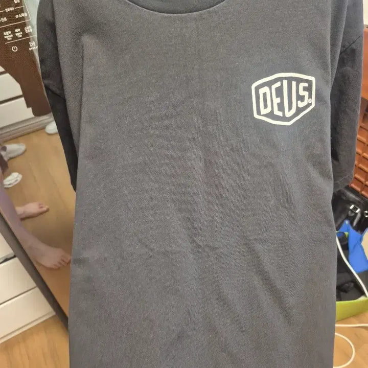 [BUNJANG] Deus Ex Machina Seoul Black Short Sleeve T-Shirt / 데우스 엑스 마키나 서울 블랙 반팔티