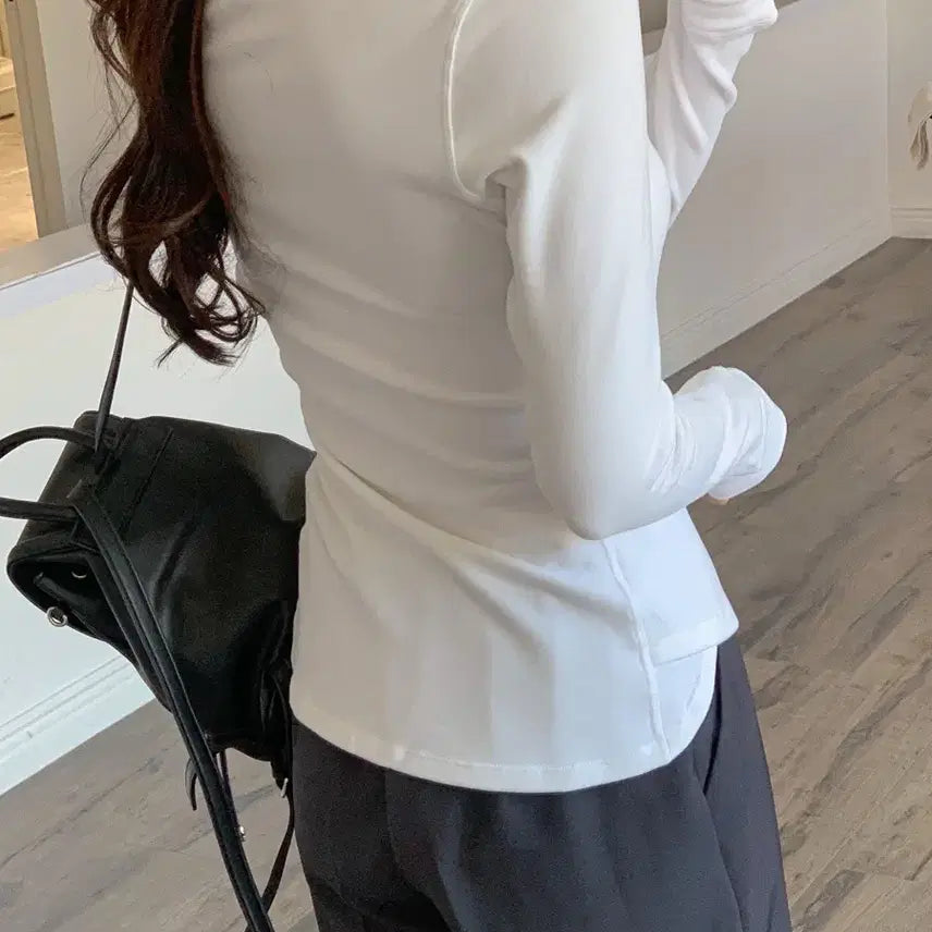 [SOLD OUT] 화이트 목폴라 긴팔티