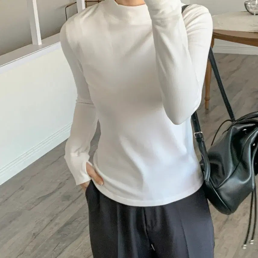 [SOLD OUT] 화이트 목폴라 긴팔티