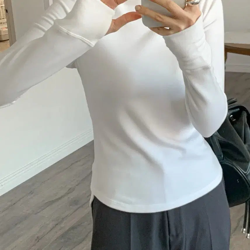 [SOLD OUT] 화이트 목폴라 긴팔티
