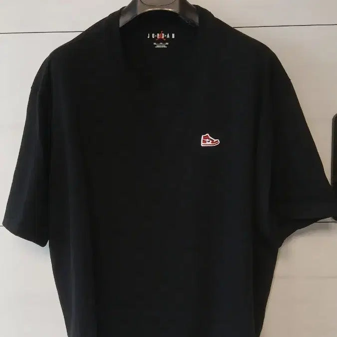 [BUNJANG] Nike Jordan Black Embroidered Logo T-Shirt / 나이키 조던 블랙 반팔 티셔츠 신발 자수 로고 115사이즈 정핏