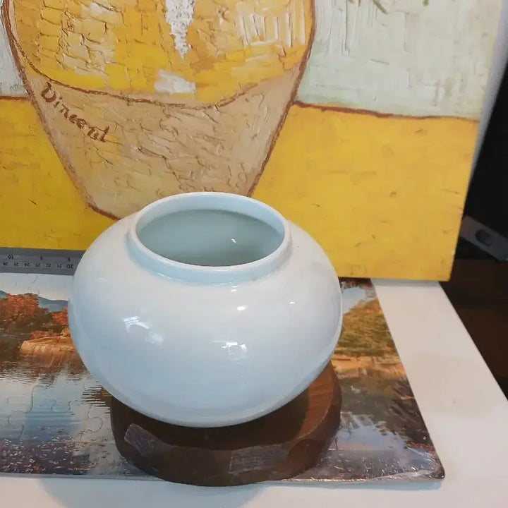 [BUNJANG] Blue-and-White Porcelain Vase with Wooden Stand / 청화 백자 화병 도자기 (나무 받침 포함)