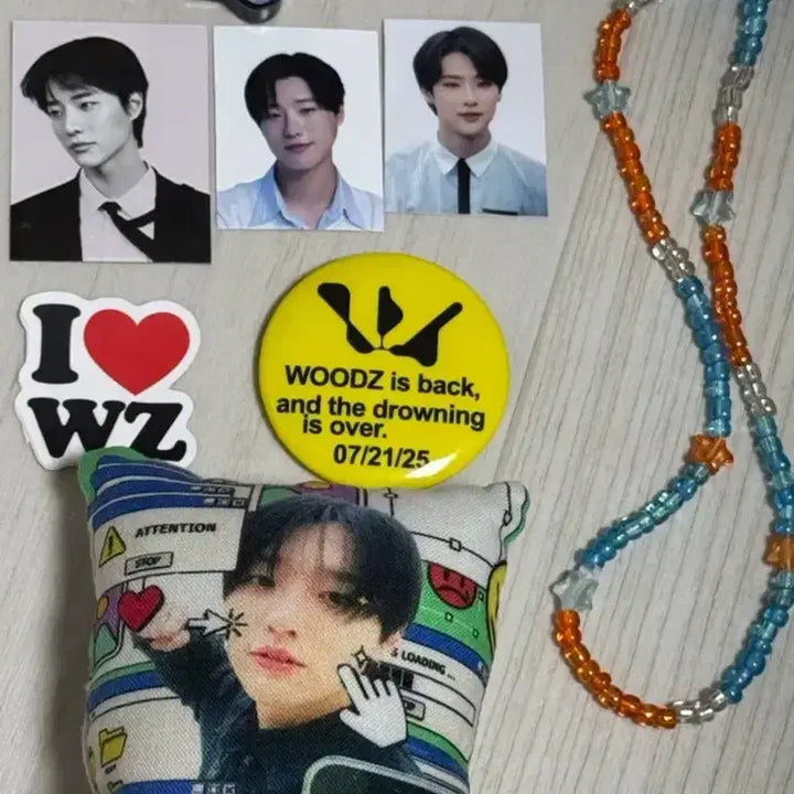 [BUNJANG] WOODZ Slogan Logo T-Shirt Bundle Set (Limited Edition Photocard, Keyring, Fan) / 우즈 woodz 슬로건 로고 티 (+한정판 포토카드, 키링,부채)