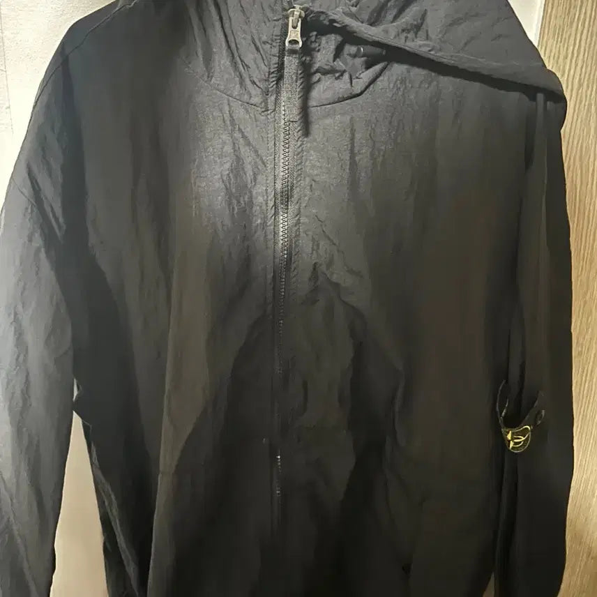 [BUNJANG] Stone Island Black Hooded Windbreaker Jacket / 스톤아일랜드 블랙 후드 바람막이