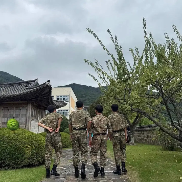 [BUNJANG] Military Uniform Rental Set for Graduation Photoshoot / <남녀가능/단체추천/당일가능> 졸업사진 군복 대여