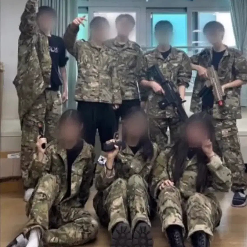 [BUNJANG] Military Uniform Rental Set for Graduation Photoshoot / <남녀가능/단체추천/당일가능> 졸업사진 군복 대여