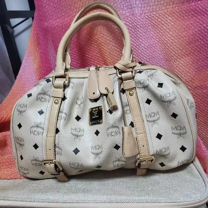 [BUNJANG] MCM 로고 숄더 보스턴백 / MCM 로고 숄더 보스턴백