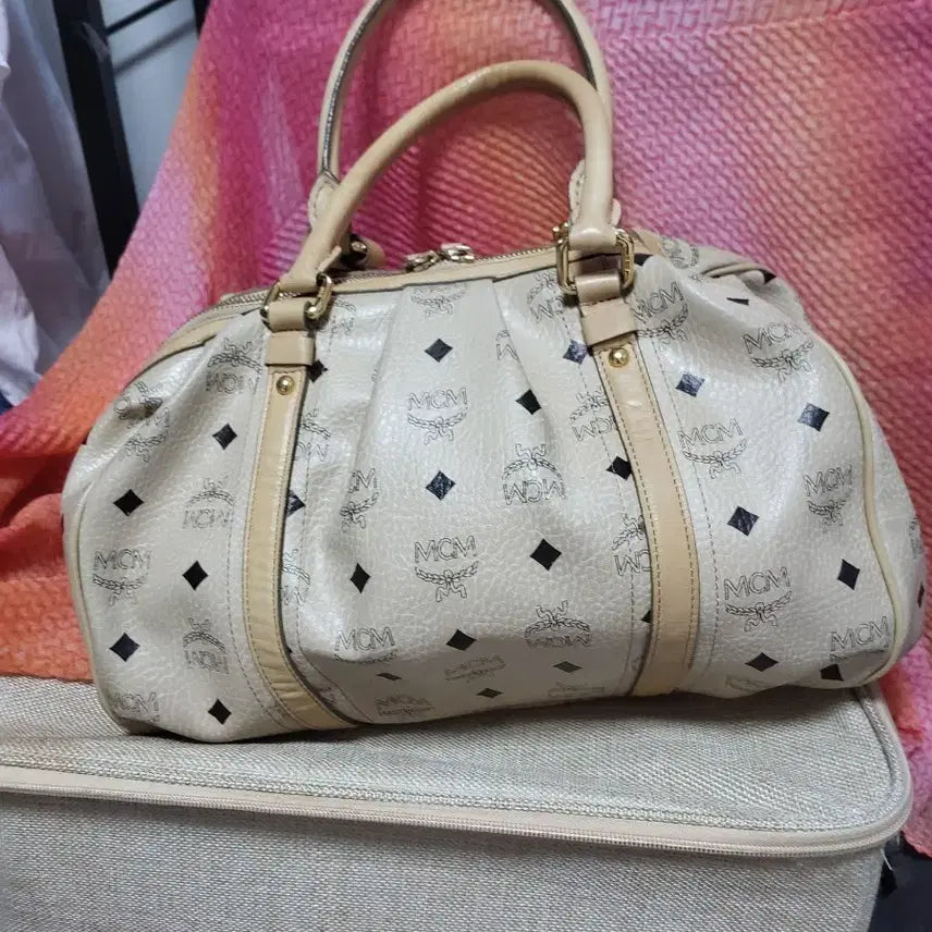 [BUNJANG] MCM 로고 숄더 보스턴백 / MCM 로고 숄더 보스턴백