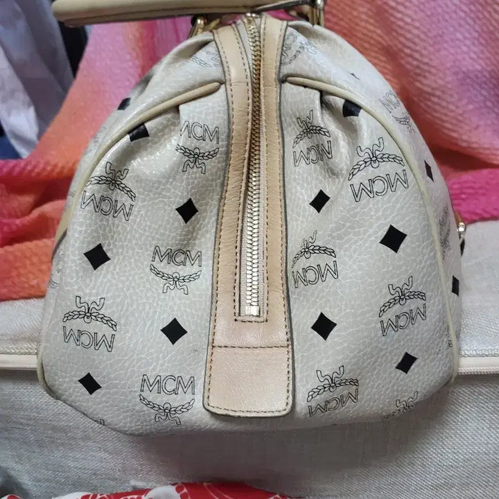 [BUNJANG] MCM 로고 숄더 보스턴백 / MCM 로고 숄더 보스턴백