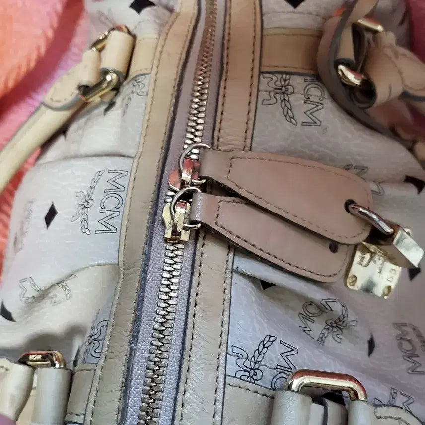 [BUNJANG] MCM 로고 숄더 보스턴백 / MCM 로고 숄더 보스턴백