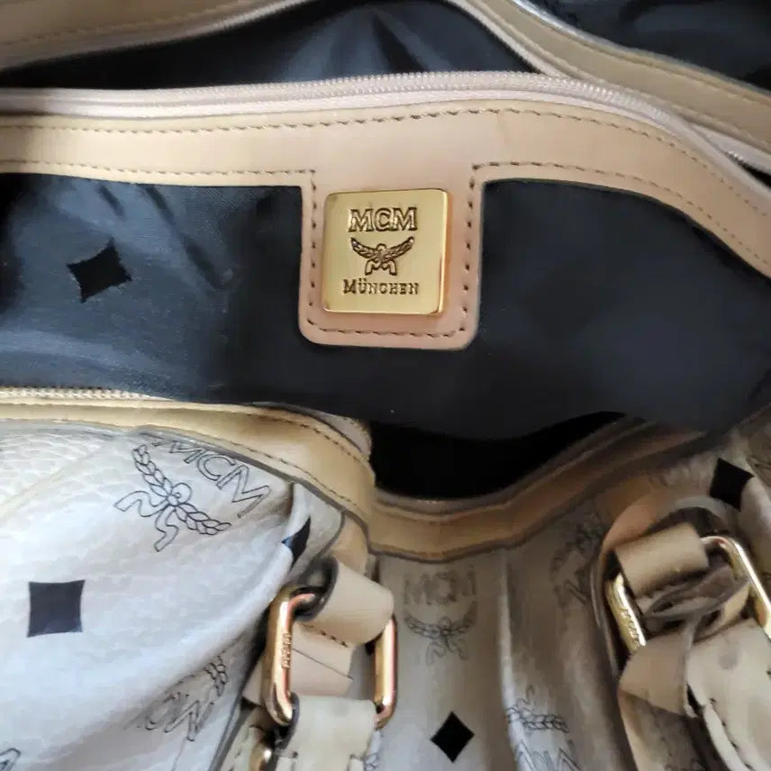 [BUNJANG] MCM 로고 숄더 보스턴백 / MCM 로고 숄더 보스턴백