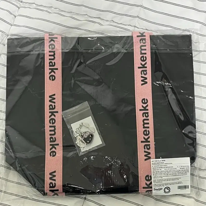 [SOLD OUT] 세트판매 웨이크메이크 헬로키티 타포린백+키티키링