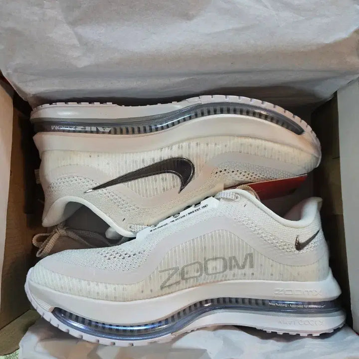 [SOLD OUT] 나이키 페가수스 프리미엄 화이트 새상품 270 사이즈