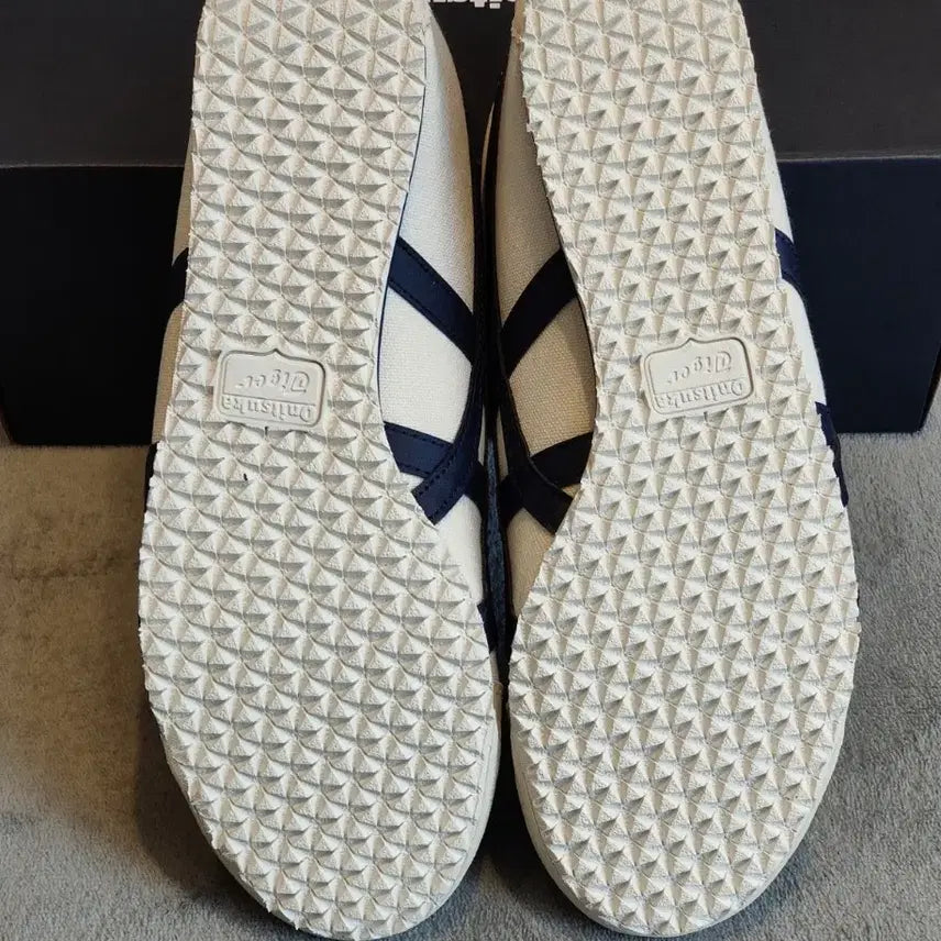 [BUNJANG] Onitsuka Tiger 1183A360-205 Retro Sneakers / [정품] 오니츠카 타이거  레트로 운동화 1183A360-205
