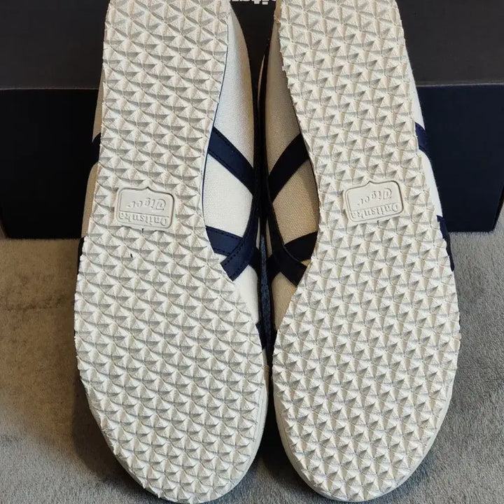 [BUNJANG] Onitsuka Tiger 1183A360-205 Retro Sneakers / [정품] 오니츠카 타이거  레트로 운동화 1183A360-205