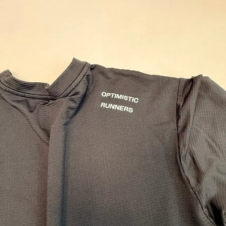 [BUNJANG] Optimistic Runners Warm Long Sleeve (L Size, Set of 2) / 옵티미스틱 러너스 롱슬리브 L 사이즈 2벌 판매