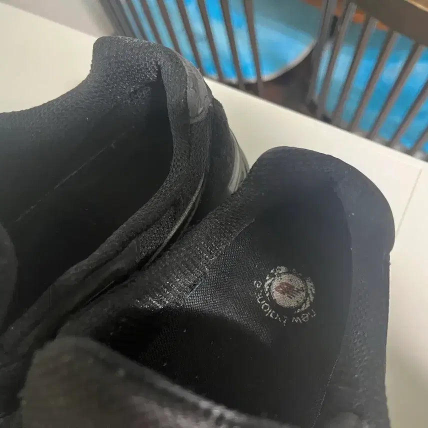 [BUNJANG] New Balance 990v4 Triple Black Sneakers / 뉴발란스 990v4 트리플블랙 255