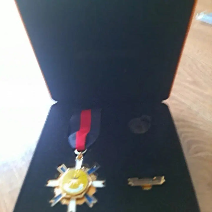 [BUNJANG] EXO 6th Anniversary Commemorative Medal / 엑소 데뷔6주년 기념훈장