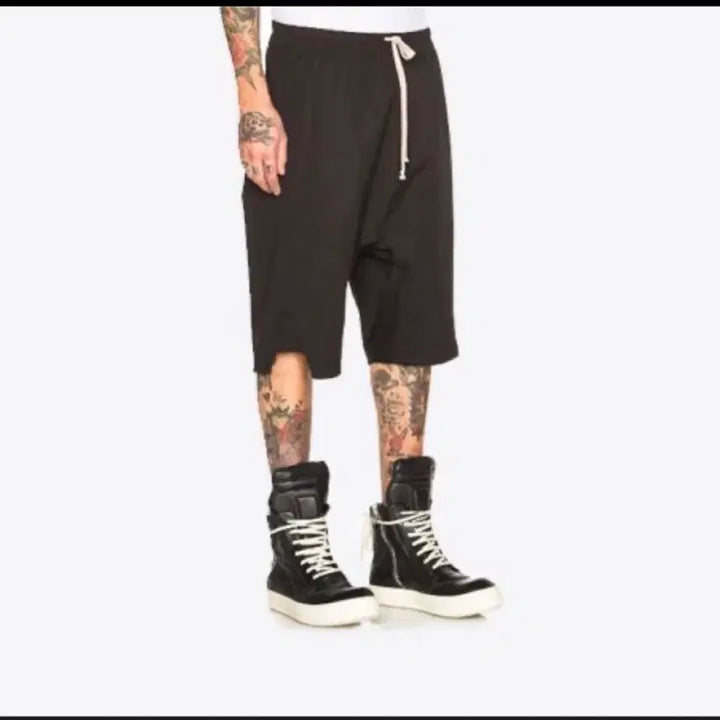 [SOLD OUT] 33~35 / 릭오웬스 사루엘 하프팬츠