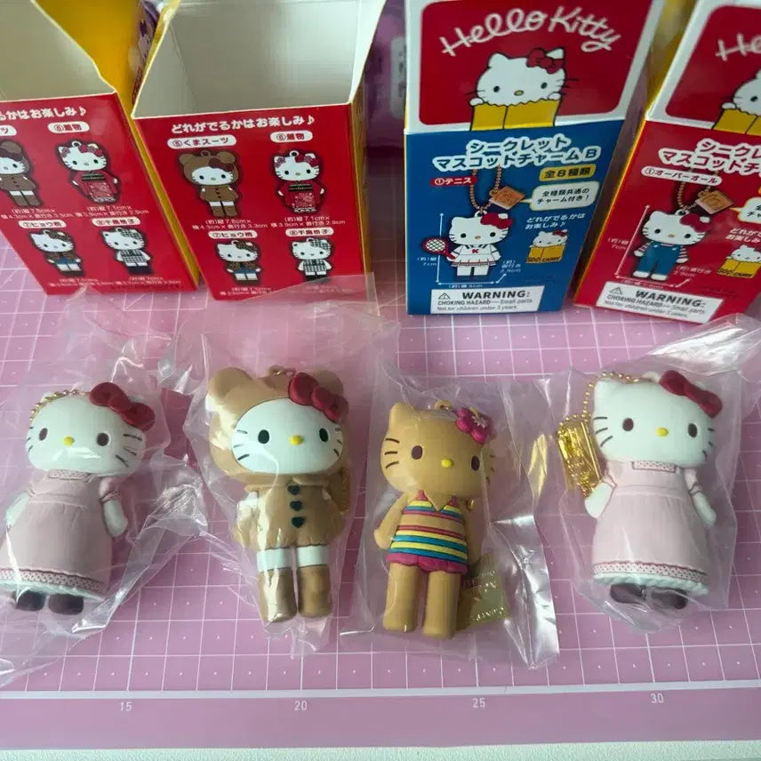 [SOLD OUT] 키티 50주년 키링