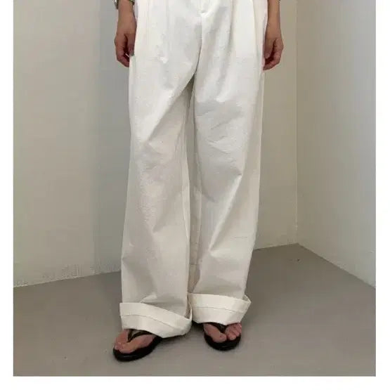 [BUNJANG] The Vonue Cotton Tucked Pants White / 핀턱코튼팬츠 화이트(유튜버 황꿀)