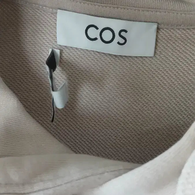 [BUNJANG] COS Regular Fit Sweatshirt Ivory L / COS 레귤러핏 맨투맨 L 아이보리 185-108A 탭만떨어짐