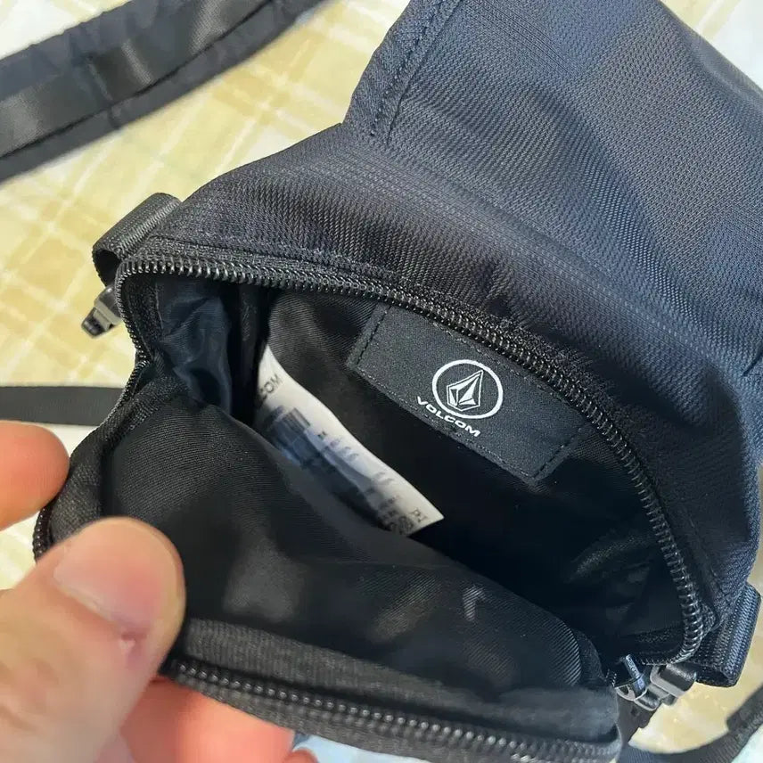 [BUNJANG] Volcom Mini Crossbody Bag Black / 볼컴 미니크로스백 블랙