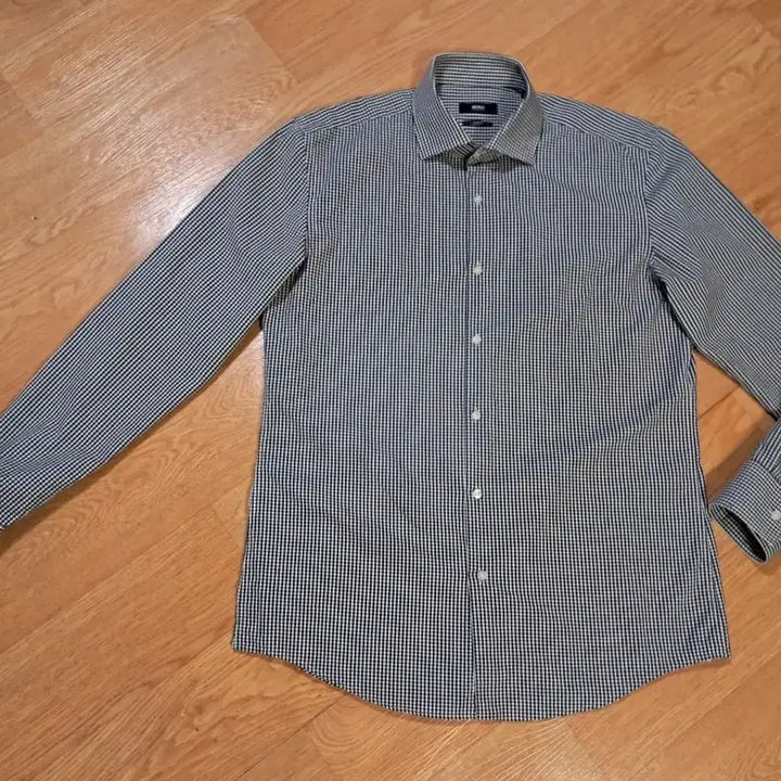 [SOLD OUT] <명품> 휴고보스 셔츠 (105사이즈)