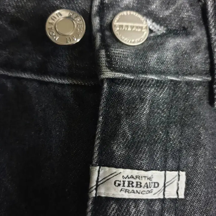 [BUNJANG] Marithe Francois Girbaud Straight Fit Double Button Denim Pants Black Blue (27) / (품절) 마리떼프랑소와저버 스트레이트핏 더블버튼 데님팬츠 흑청 (27)