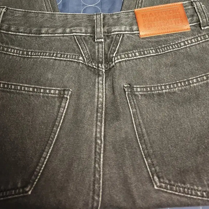 [BUNJANG] Marithe Francois Girbaud Straight Fit Double Button Denim Pants Black Blue (27) / (품절) 마리떼프랑소와저버 스트레이트핏 더블버튼 데님팬츠 흑청 (27)