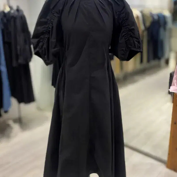 [BUNJANG] G-Cut Cotton Shirred Sleeve Dress / 지컷 코튼 원피스