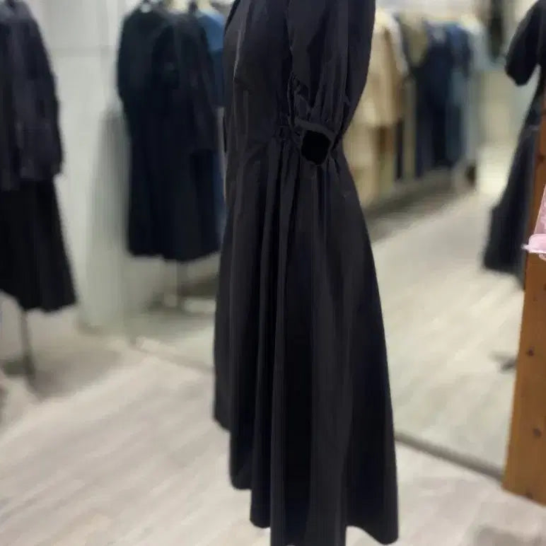 [BUNJANG] G-Cut Cotton Shirred Sleeve Dress / 지컷 코튼 원피스