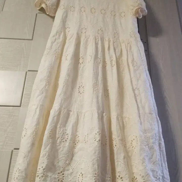 [BUNJANG] Ivory Punching Long Dress / 아이보리  펀칭 롱원피스