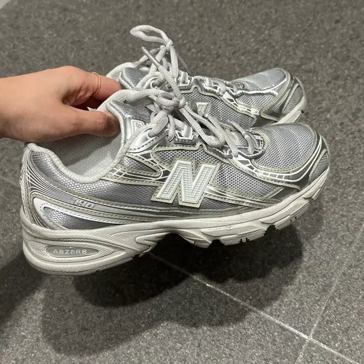 [BUNJANG] New Balance U7405I7 Silver Sneakers / [뉴발란스]U7405I7 운동화(실버) 230