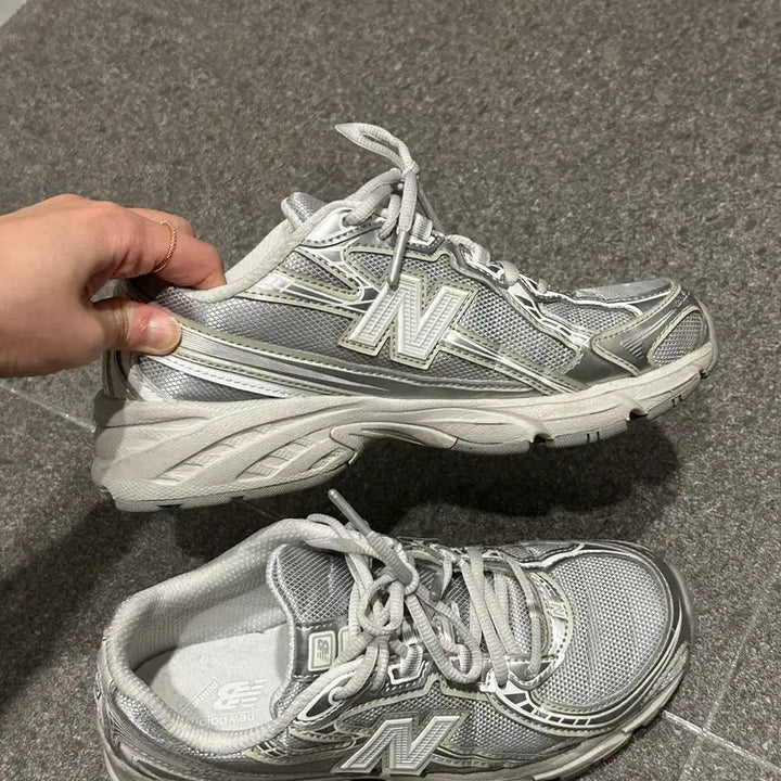 [BUNJANG] New Balance U7405I7 Silver Sneakers / [뉴발란스]U7405I7 운동화(실버) 230