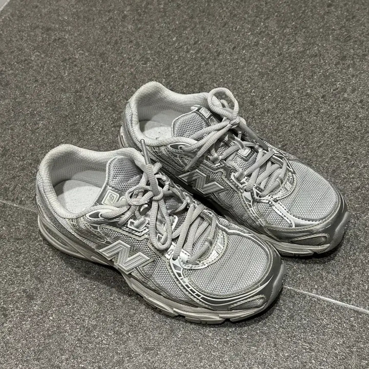 [BUNJANG] New Balance U7405I7 Silver Sneakers / [뉴발란스]U7405I7 운동화(실버) 230