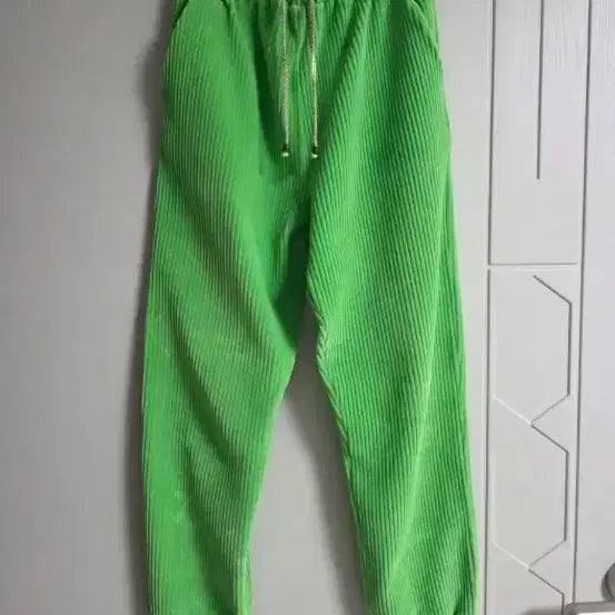 [BUNJANG] Green Corduroy Jogger Pants / 연두색 코듀로이 조거팬츠