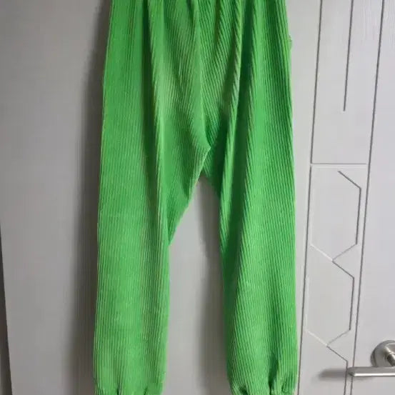 [BUNJANG] Green Corduroy Jogger Pants / 연두색 코듀로이 조거팬츠
