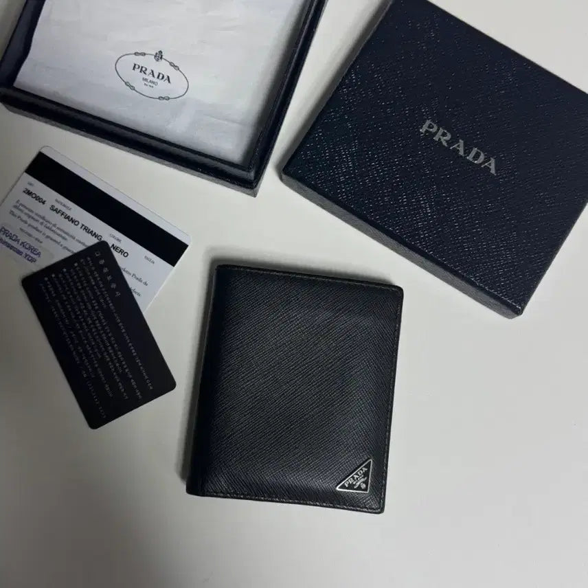 [BUNJANG] Prada Saffiano Side Logo Bi-fold Wallet Black / 프라다 사피아노 사이드로고 반지갑 블랙