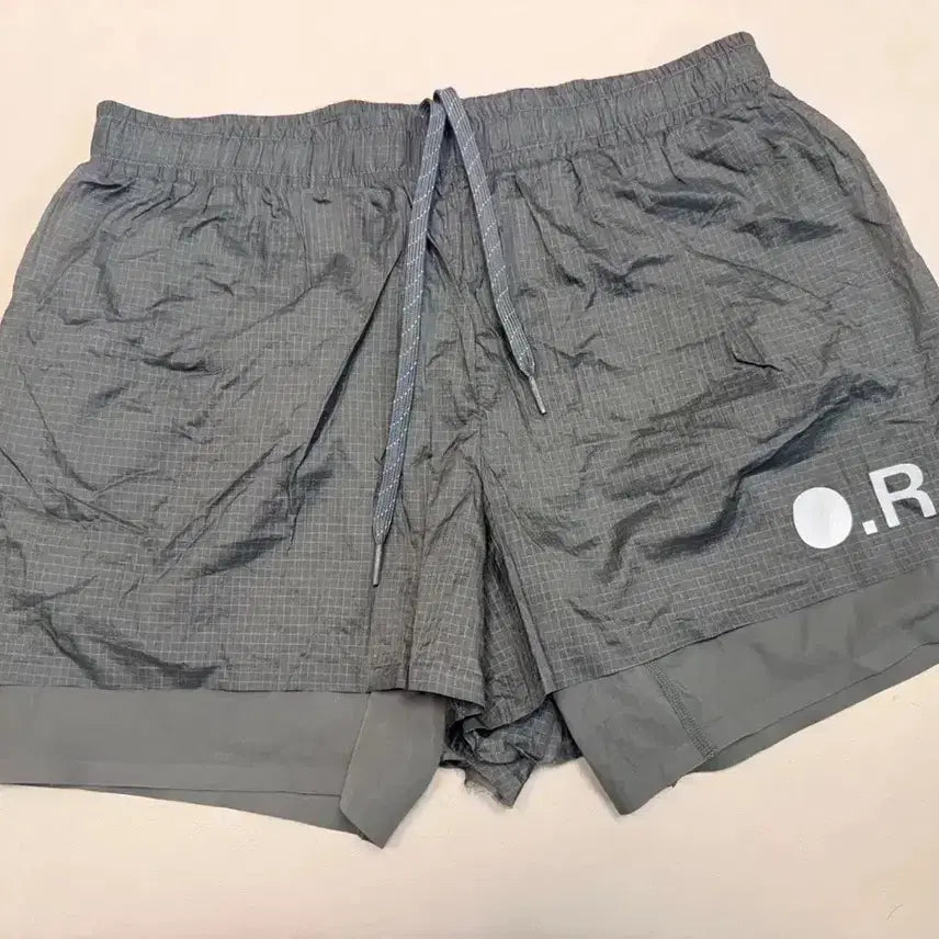 [BUNJANG] Optimistic Runners Glossy Ripstop Shorts Metallic Grey / 옵티미스틱 러너스 글로시 립스탑 쇼츠  판매